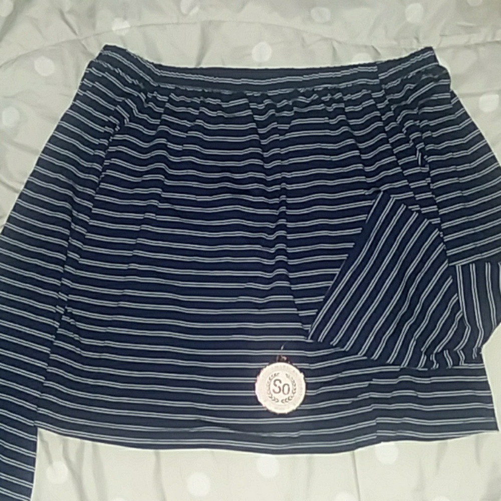 Navy blue striped long sleeve crop top